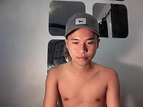 Asiantwink21 online show from 10.28.25