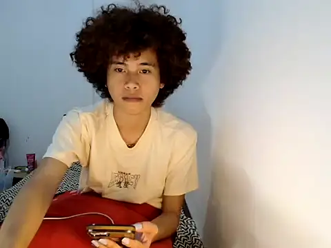 Snapshot of Asiantwink21 chatting on 06.23.26 Asiantwink21 online show from 06.23.26