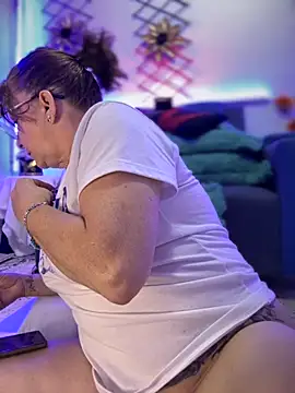 PaulinaSanders X online show from 11.15.25