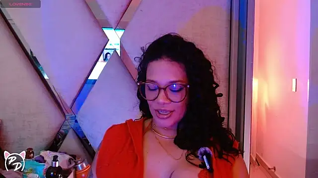 Snapshot of paula_daniela1 chatting on 06.03.26 paula daniela1 online show from 06.03.26