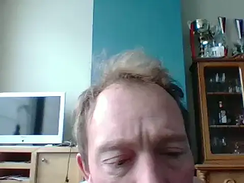 Snapshot of bertolini chatting on 02.16.25 bertolini online show from 02.16.25