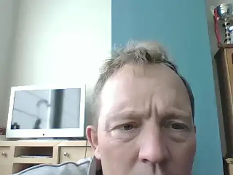 Snapshot of bertolini chatting on 03.18.25 bertolini online show from 03.18.25