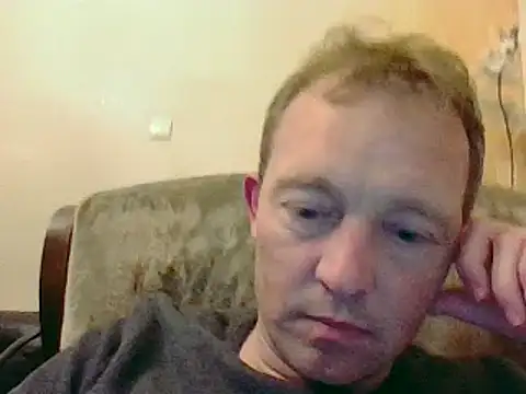 Snapshot of bertolini chatting on 03.22.25 bertolini online show from 03.22.25