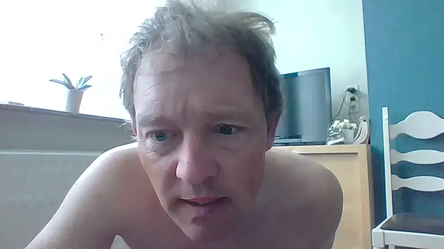 Snapshot of bertolini chatting on 05.02.26 bertolini online show from 05.02.26