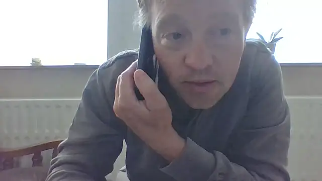 Snapshot of bertolini chatting on 05.11.26 bertolini online show from 05.11.26
