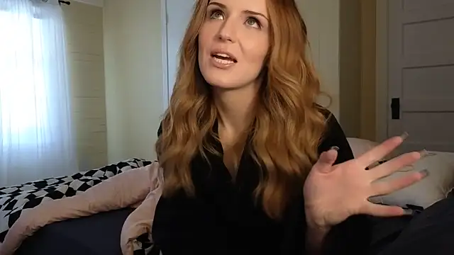 Snapshot of sexylilly69 chatting on 04.21.26 sexylilly69 online show from 04.21.26