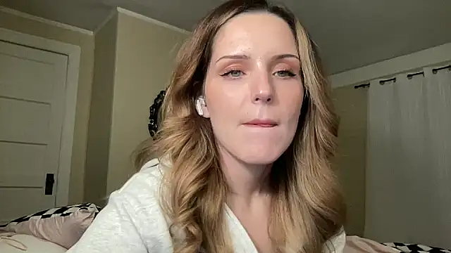 Snapshot of sexylilly69 chatting on 04.29.26 sexylilly69 online show from 04.29.26