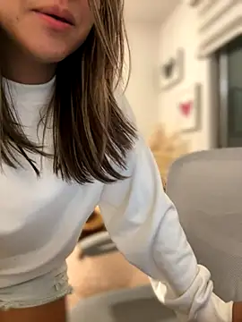 Zarah Blare online show from 09.19.25