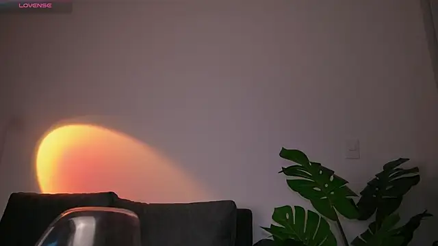 GigiLee  online show from 12.18.25