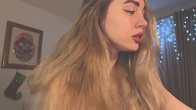 hotexclusive  online show from 01.05.25