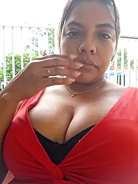 Snapshot of CanelitaPasion chatting on 12.20.24 CanelitaPasion online show from 12.20.24