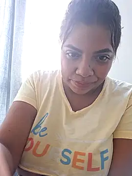 Snapshot of CanelitaPasion chatting on 02.18.25 CanelitaPasion online show from 02.18.25