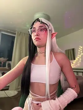 Evangeline Lawrence  online show from 02.04.25