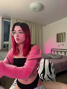 Evangeline Lawrence  online show from 02.12.25