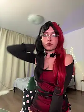 Evangeline Lawrence  online show from 02.24.25