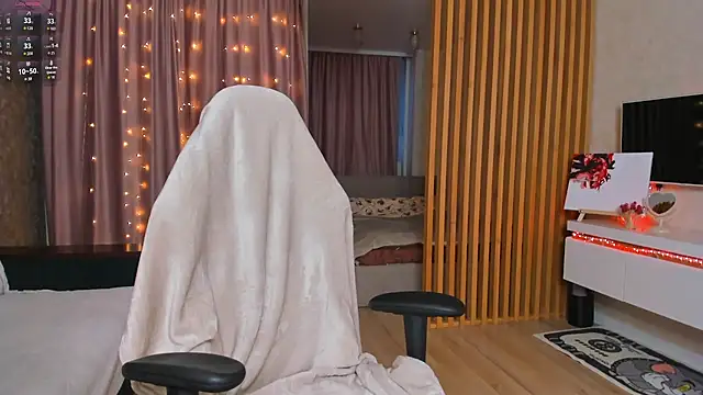 Sweett Monica online show from 03.20.25