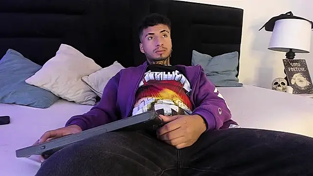 JuanCamiilo 66 online show from 10.26.25