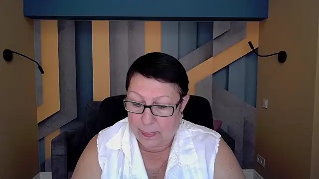 BarbaraTurners online show from 10.20.25