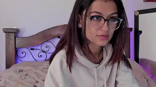 noemi foxxx online show from 01.24.25