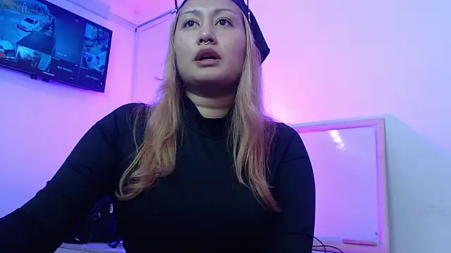 Snapshot of KorayRoussel chatting on 02.28.26 KorayRoussel online show from 02.28.26