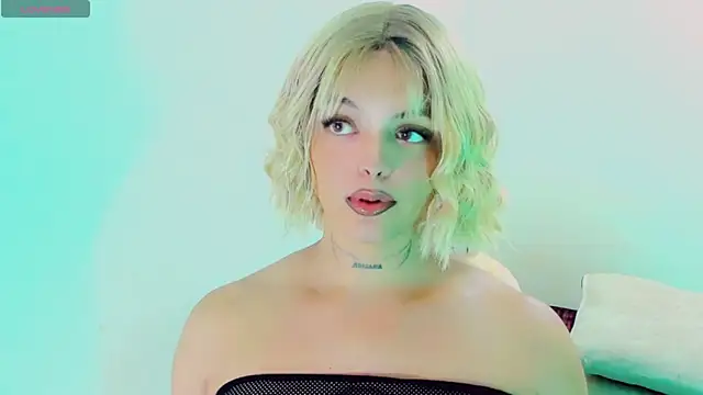 Emmaa Saenz  online show from 04.12.26