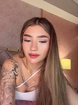 Snapshot of Arianavillada chatting on 04.30.26 Arianavillada online show from 04.30.26