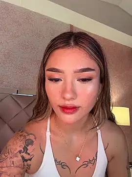 Snapshot of Arianavillada chatting on 05.18.26 Arianavillada online show from 05.18.26