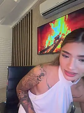 Snapshot of Arianavillada chatting on 05.24.26 Arianavillada online show from 05.24.26