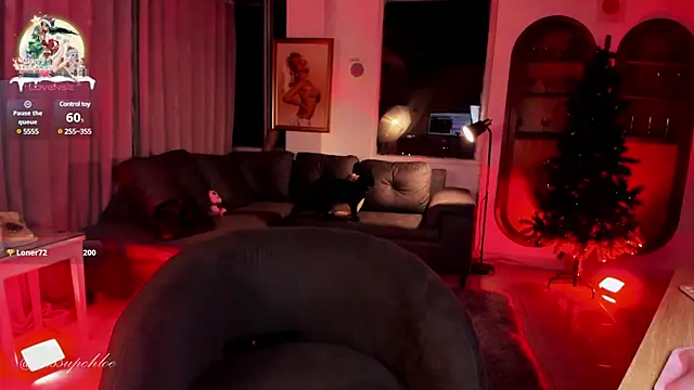 misschloe   online show from 12.24.24