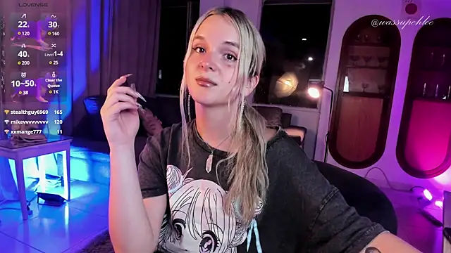 misschloe   online show from 01.28.25