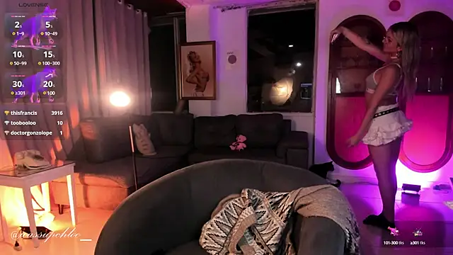 misschloe   online show from 02.06.25