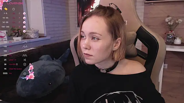 lucy mirror online show from 09.09.25