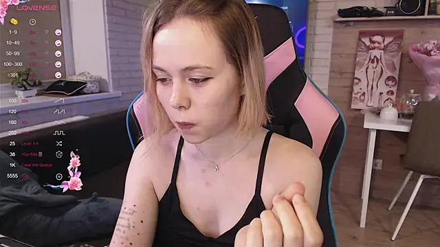 lucy mirror online show from 10.30.25