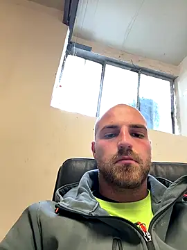 Snapshot of parallelo990 chatting on 10.23.25 parallelo990 online show from 10.23.25
