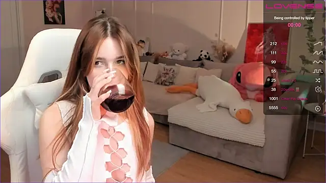 Frau Lina online show from 11.28.25