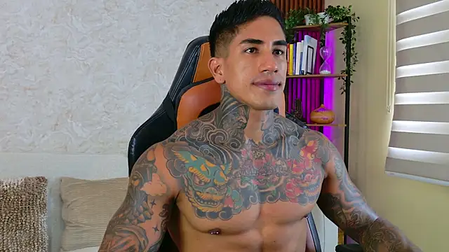 AdanReilly online show from 10.04.25