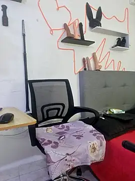 Sophiehuntress online show from 02.19.25