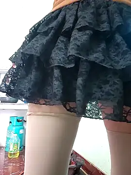 Snapshot of zizi_public chatting on 02.10.25 zizi public online show from 02.10.25