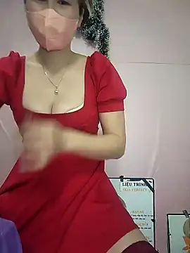 Snapshot of zizi_public chatting on 02.14.25 zizi public online show from 02.14.25