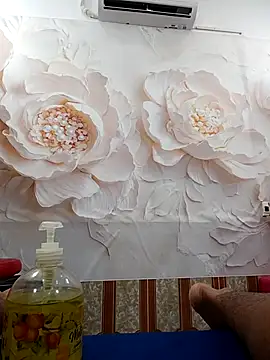 Snapshot of zizi_public chatting on 11.20.25 zizi public online show from 11.20.25