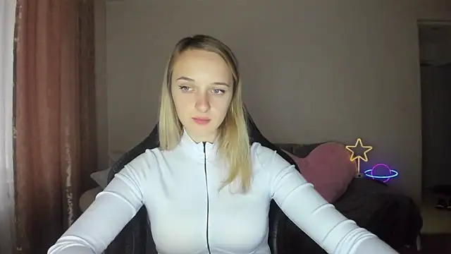 Snapshot of RouseReed chatting on 10.22.25 RouseReed online show from 10.22.25