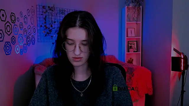 scarlet mooore online show from 12.03.25