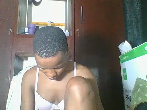 Snapshot of AfricanPrincess24 chatting on 04.17.26 AfricanPrincess24 online show from 04.17.26
