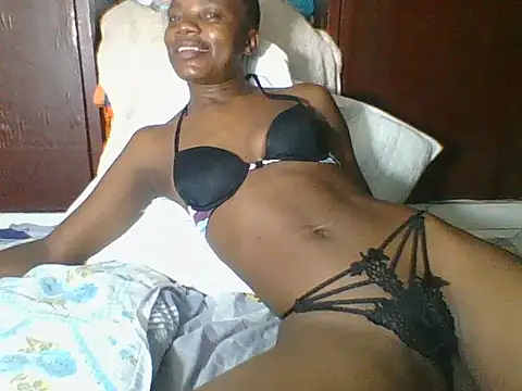 Snapshot of AfricanPrincess24 chatting on 05.01.26 AfricanPrincess24 online show from 05.01.26