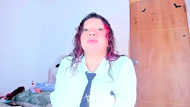 Snapshot of Emily_Coper18 chatting on 05.02.26 Emily Coper18 online show from 05.02.26