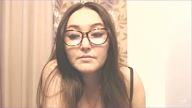 Snapshot of hrnyteacher chatting on 10.29.25 hrnyteacher online show from 10.29.25