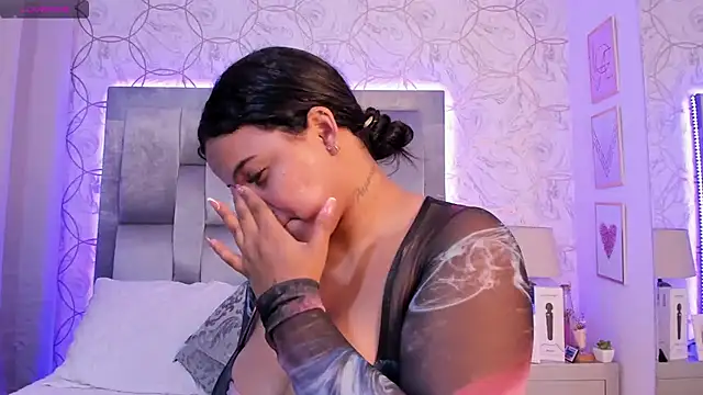 EmmaWeest online show from 12.12.24