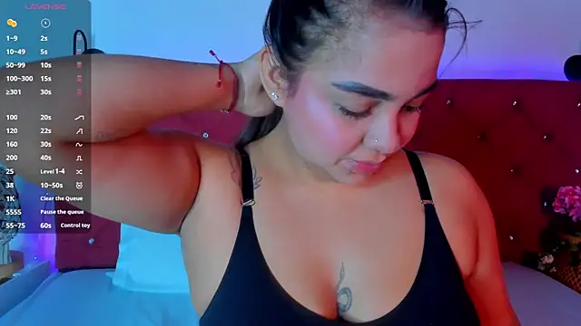 Snapshot of Abril_Gomez06 chatting on 09.23.25 Abril Gomez06 online show from 09.23.25