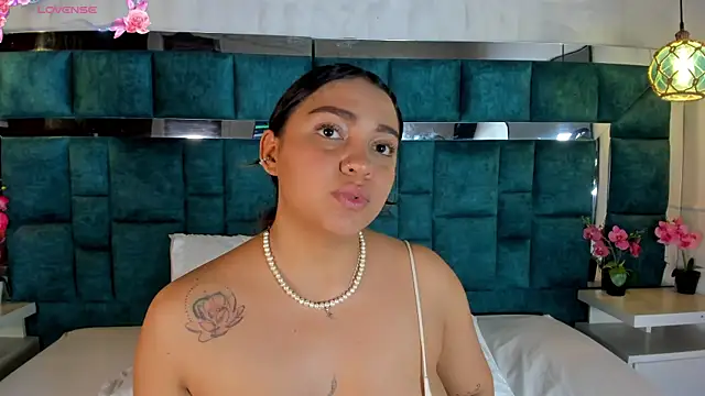 Snapshot of Abril_Gomez06 chatting on 05.21.26 Abril Gomez06 online show from 05.21.26