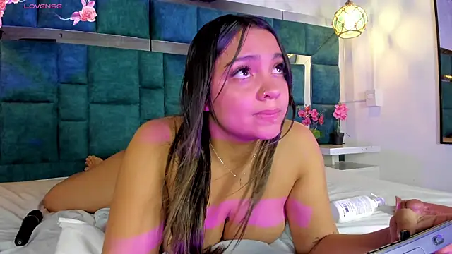 Snapshot of Abril_Gomez06 chatting on 07.14.26 Abril Gomez06 online show from 07.14.26